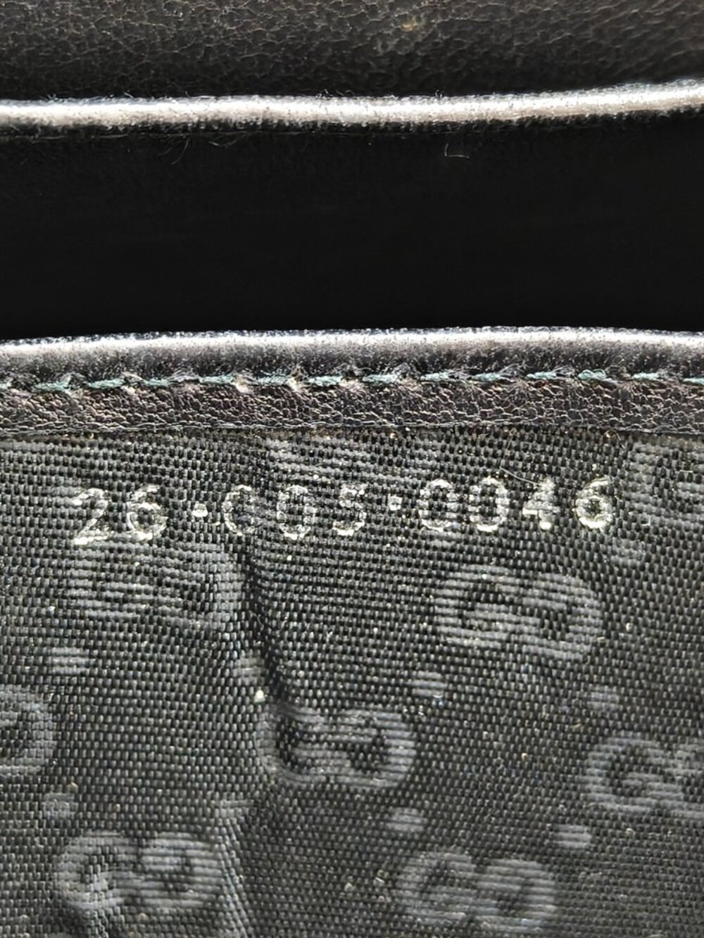 RARE Black Gucci Vintage Suede Evening Clutch - Picture 8 of 11
